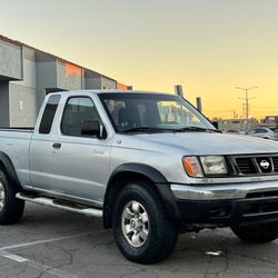2000 Nissan Frontier XE 4x4
