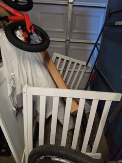 Free Crib/Conversion Crib