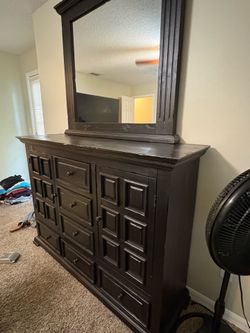 Queen bedroom set