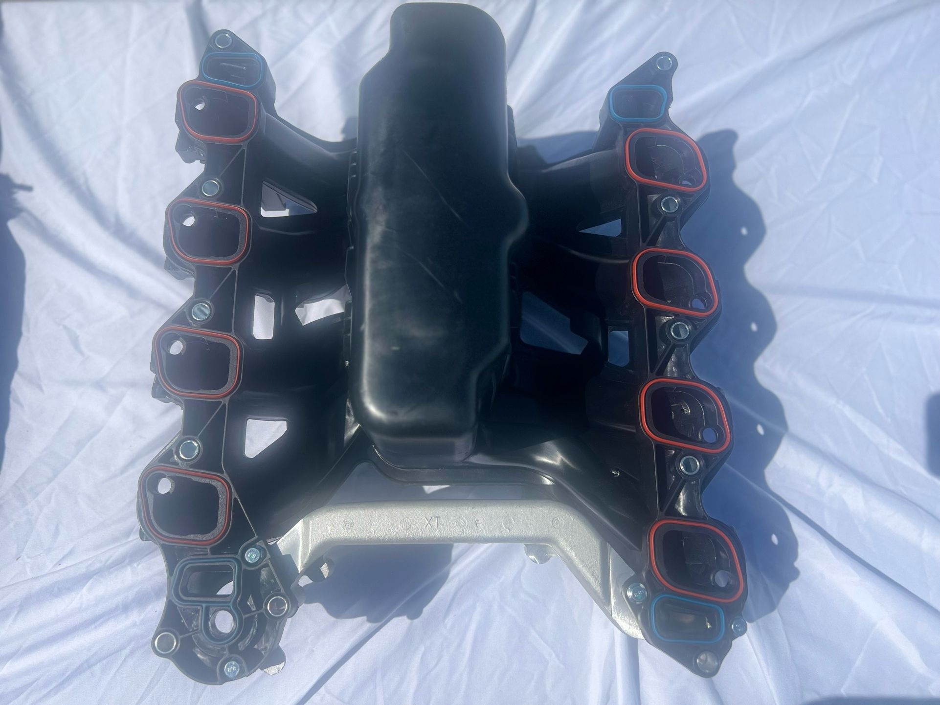 2000-2004 Ford F150/F250 F350 5.4L V8 Intake manifold