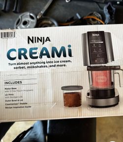 Ice cream maker