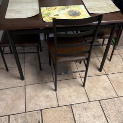 Table Set Of 4 Chairs 