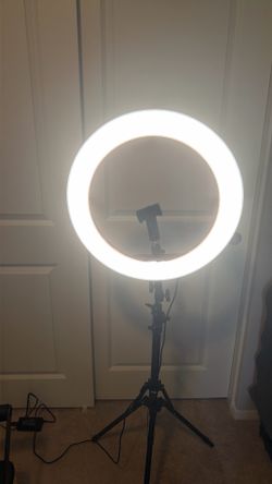 Neewer 18” LED Ring Light Kit — Tripod, Phone Mount & Carrying Case (Complete Set)