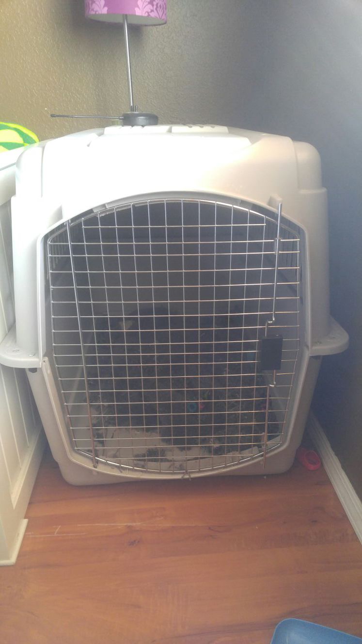 Extra large pet crate/kennel/carrier