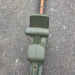 Black & Decker 16" Electric Hedge Trimer - Model TR165