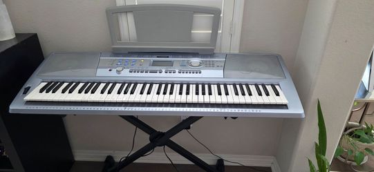 Yamaha 61-Key Keyboard - used