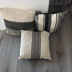 3 Pilots Decoration 