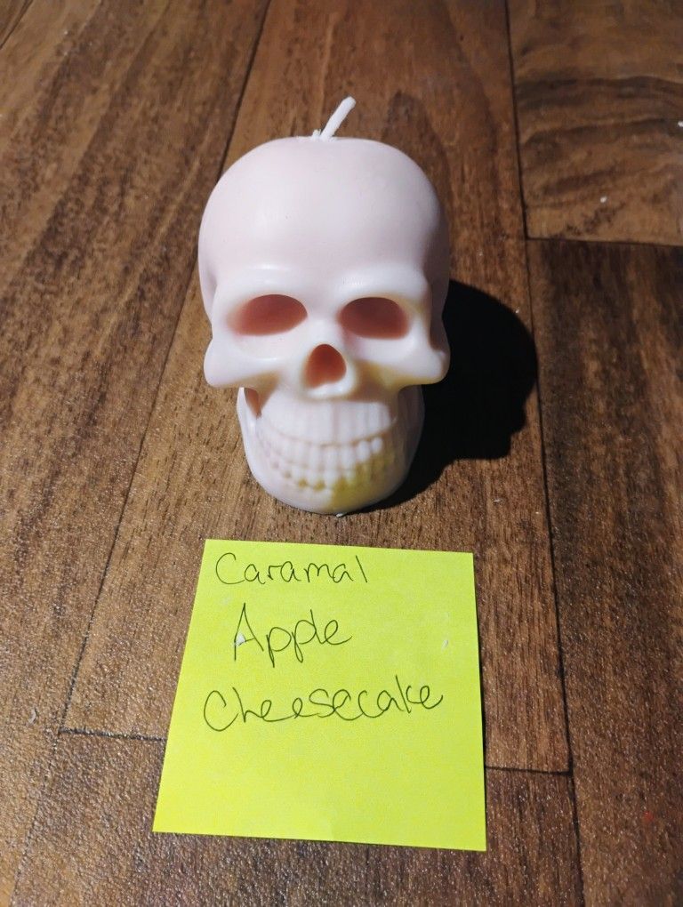 Caramel Apple Cheesecake Skull Candle 