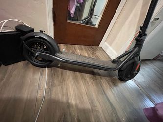 Electric  scooter used , med condition works like new