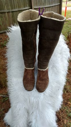 Signature Uggs Brown size 7 extremely rare