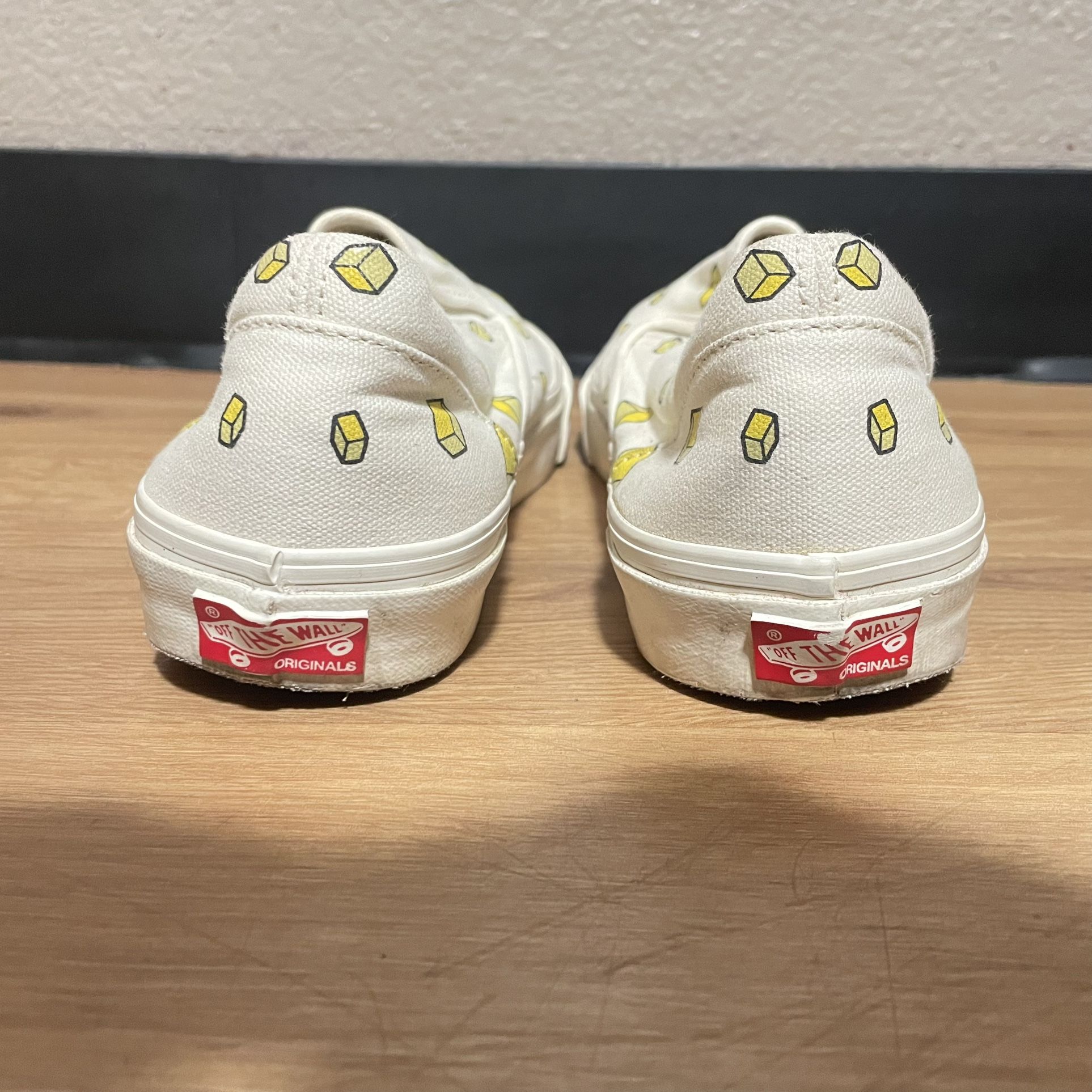 Vans OG Vault X SpongeBob ~ White Classic Slip-ons ~ Size 9.5 Men