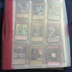 Yu-Gi-Oh Binder Collection 242 Cards - Binder included