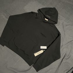 Essential Hoodies And Sweats 