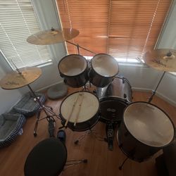 Tama Swingstar Drum Set with Zildjan Cymbals
