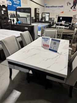 BEAUTIFUL DINING TABLE + CHAIRS – Take Home Today!