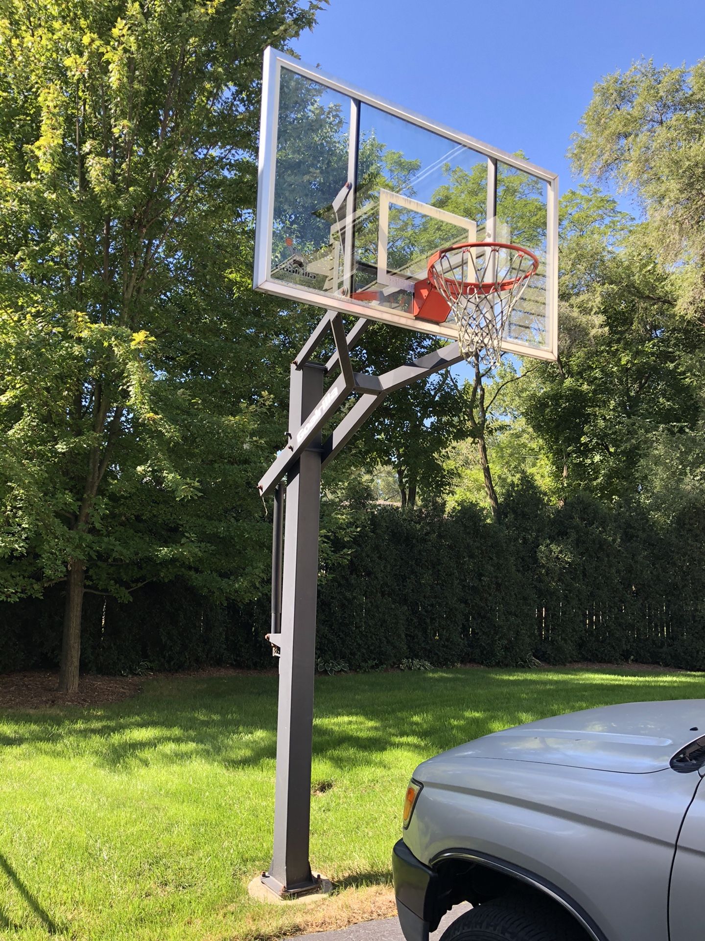 Goalrilla basketball goal. Priced to sell now. Top of the line 72” model b3100.