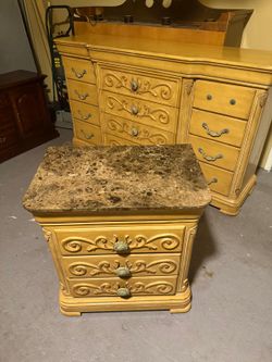 King size bedroom set for sale