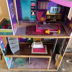 Doll House 