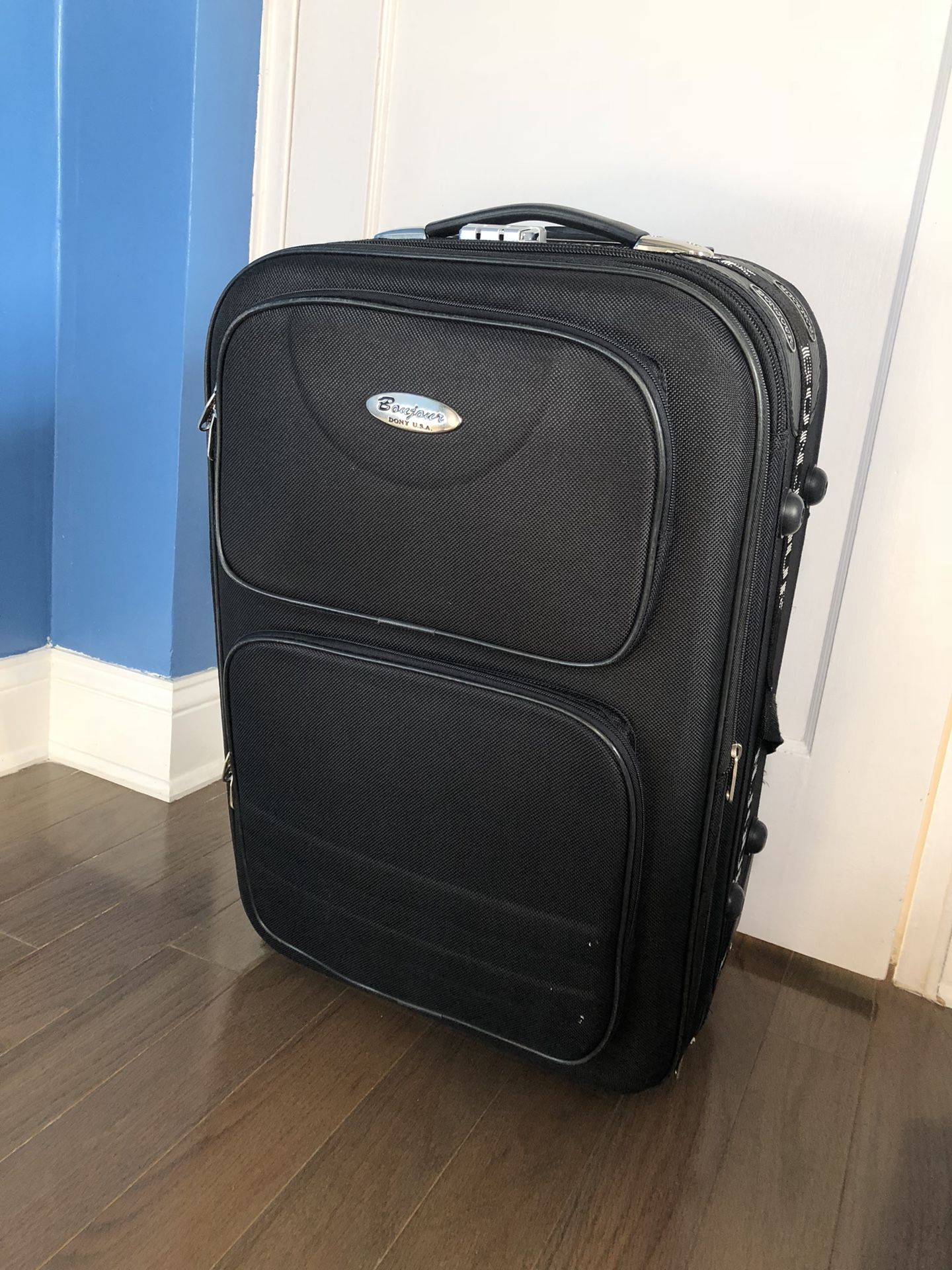 JM New York 3 Piece Travel Set, Wheeled Bags for Sale in Chuluota, FL -  OfferUp