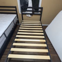 2 metal Twins bed frame and mattress