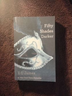 Fifty Shades Darker by E L James