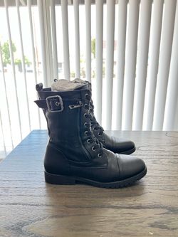 Dream Pairs Combat Boots Size 7 – Like New – $30