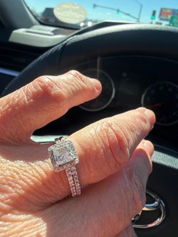 Diamond Halo Engagement Ring and Wedding Band Set