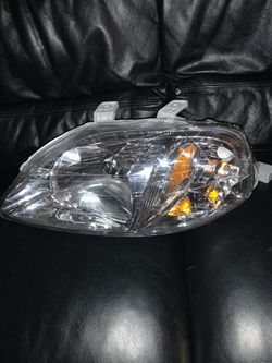 99-00 Honda Civic driver side headlight