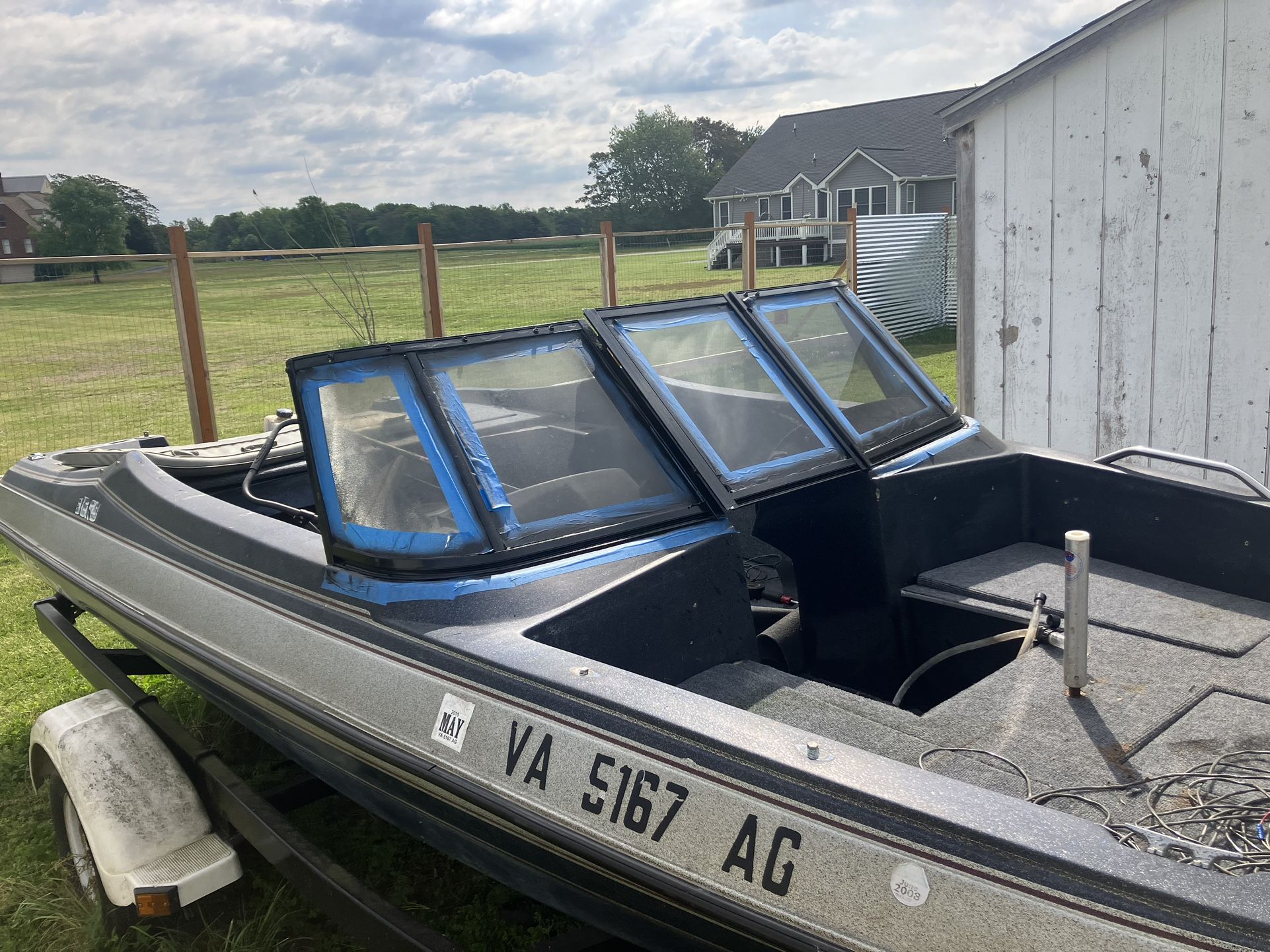 Project-Fish And Ski Bass  Boat Needs Motor 