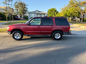 1998 Ford Explorer • XLT Sport Utility 4D