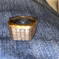 10K Gold And Diamonds Ring 