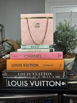 Assorted Fashion Books