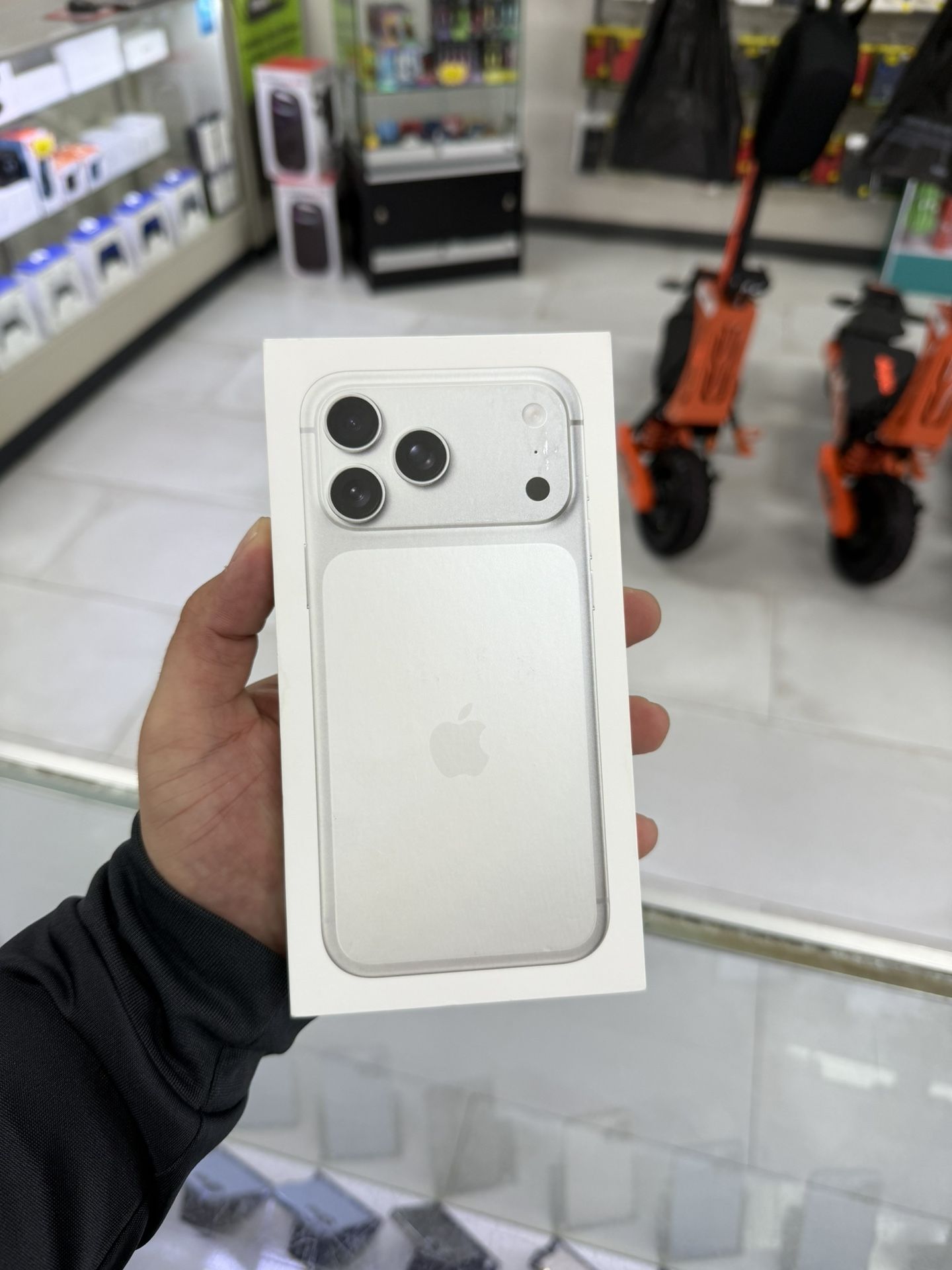 iPhone 17 Pro Max Unlocked 512GB! Finance For $50 Down Payment!!