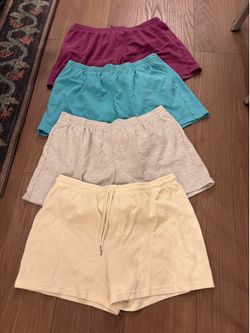 Women’s XXL Shorts $5 Each. Located in Murray cash/Venmo. Fcfs or hold with Venmo