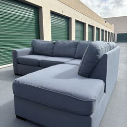 Living Spaces Sectional Couch delivery Available🛻