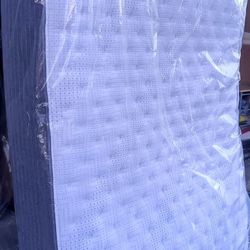 New Queen Size Beautyrest Mattress And Box Spring 
