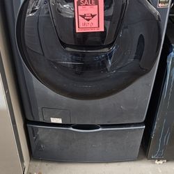 Samsung Front Load Washer On Pedestal 