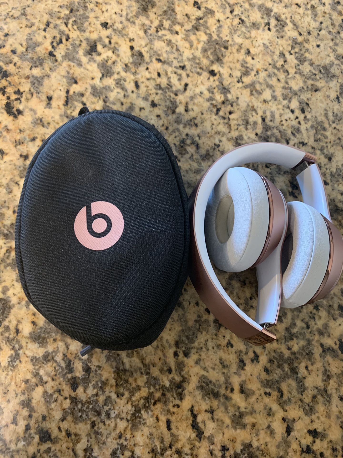 Beats by Dre Solo 3 Wireless Headphones Rose Gold