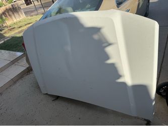 Chevy Silverado GMC Yukon Front engine hood