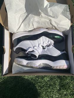 Jordan 11 low iridescent