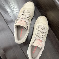 Reebok Classic Leather Suede Women’s 8.5 – Excellent Condition