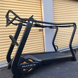 MATRIX S-DRIVE PERFORMANCE TRAINER TREADMILL