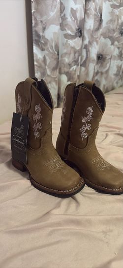 Girl boots
