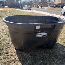 100gal Rubbermaid Stock Tank