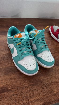 Teal dunks