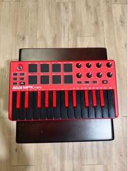 Akai MPK25 Midi Keyboard