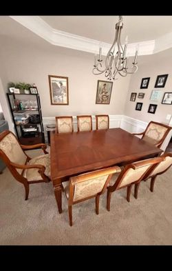 Ethan Allen Dining table and https://offerup.com/redirect/?o=Y2hhaXJzLkRlbGl2ZXJ5 available
