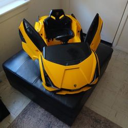 Qaba Lamborghini Revuelto Licensed 12V Kids Ride Car, Battery Powered Kids Electric Car With Hydraulic Doors & Remote Controller (Parental Overide)