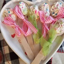 Faux Whipped Valentines Day Spoons