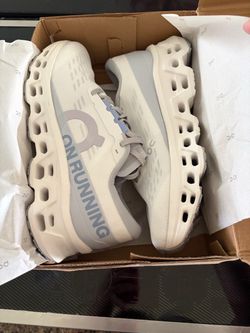 Men’s On Running Sneakers White Lace-Up Size 10 Brand New